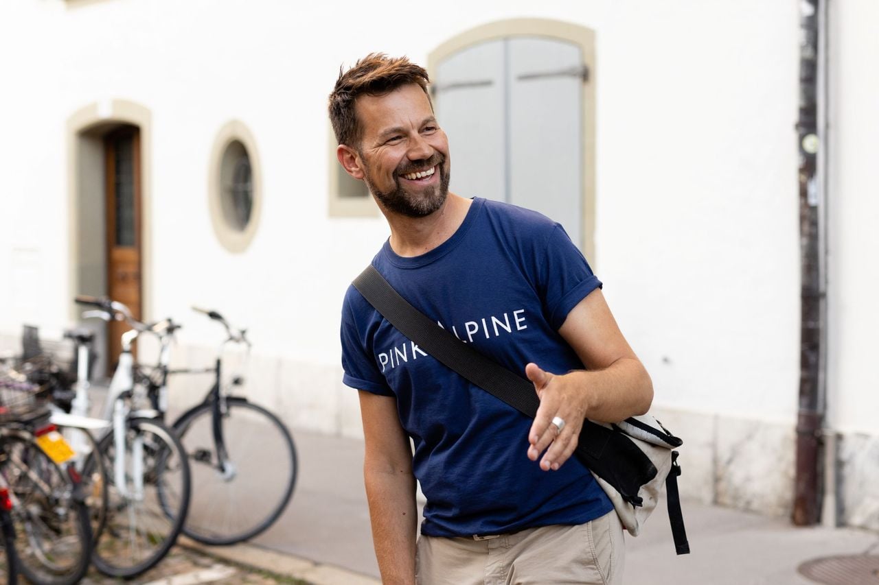 LGBTQ City Tour through Zurich with optional Raclette