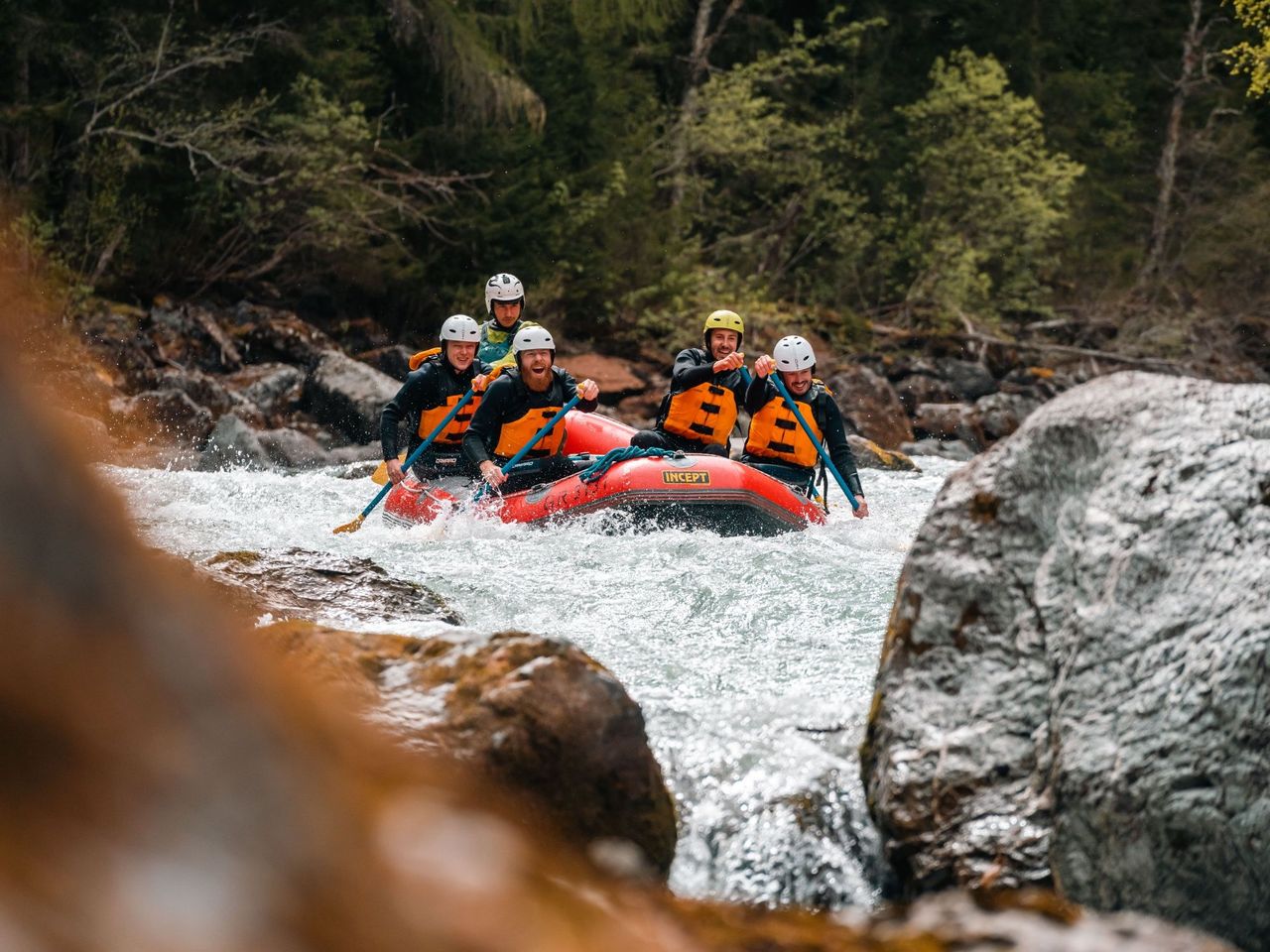 Rafting team event on the Inn in the Engadin