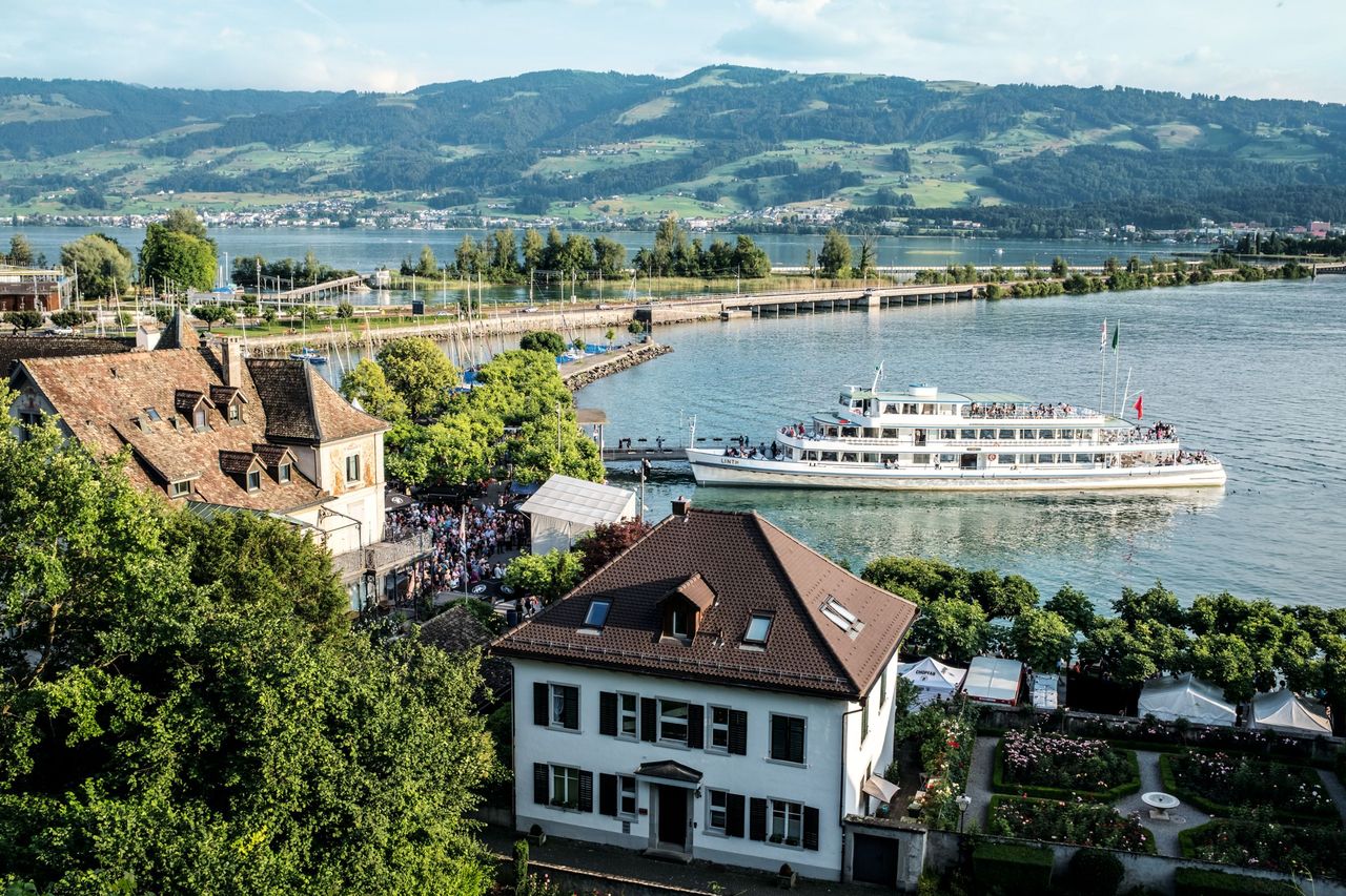 Round trip Obersee from Rapperswil by boat