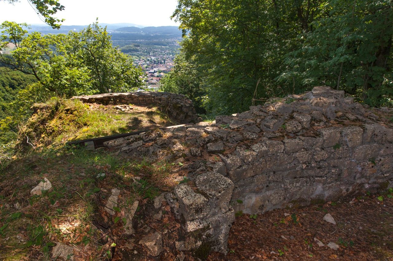 Hike ruin Königstein and its lords of Kienberg