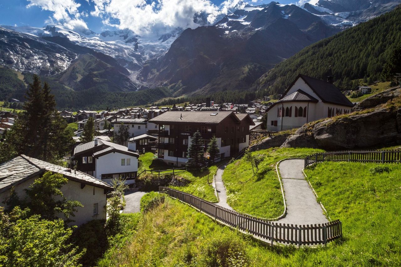 From Geneva or Geneva Airport: transfer to popular places in the Valais region