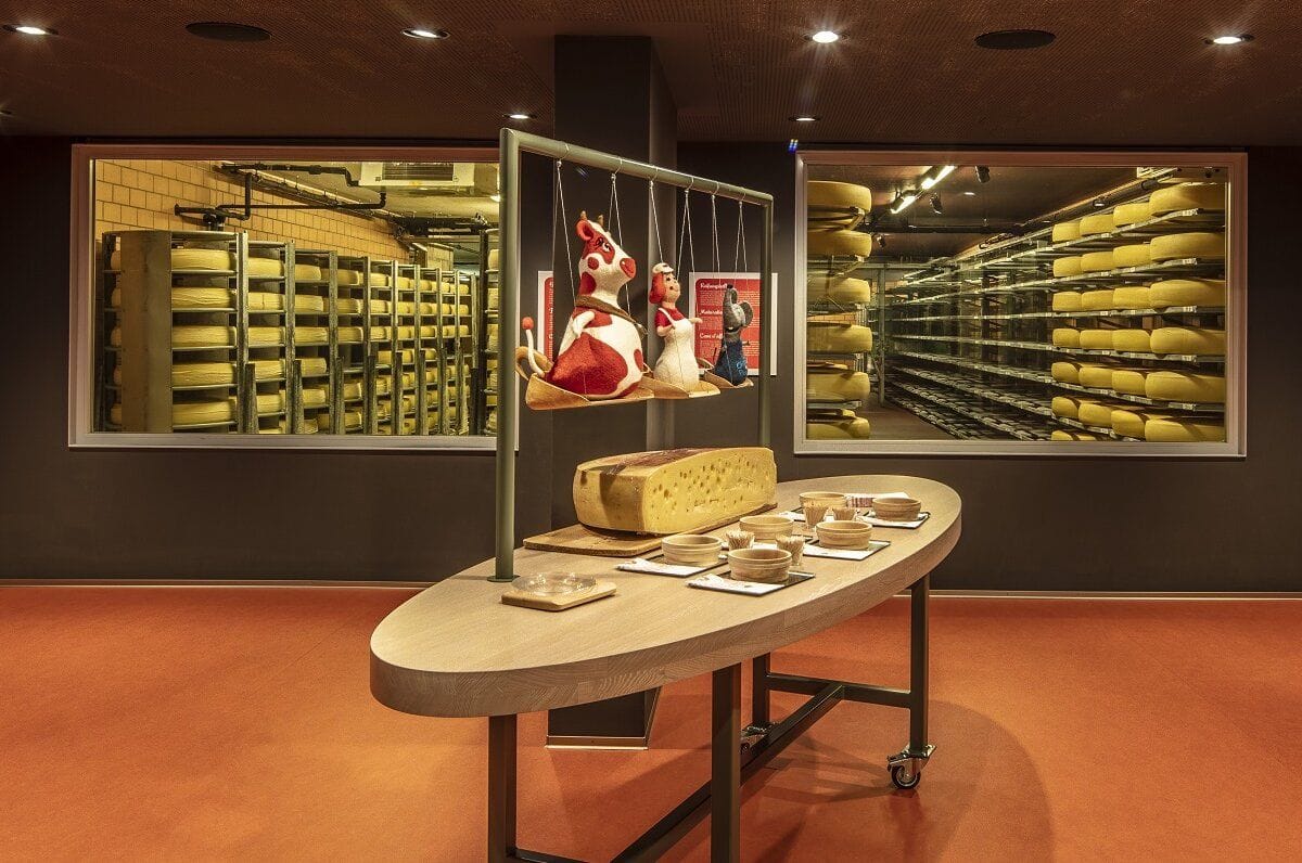 From Lucerne: Day trip to Berne with Kambly and cheese tasting