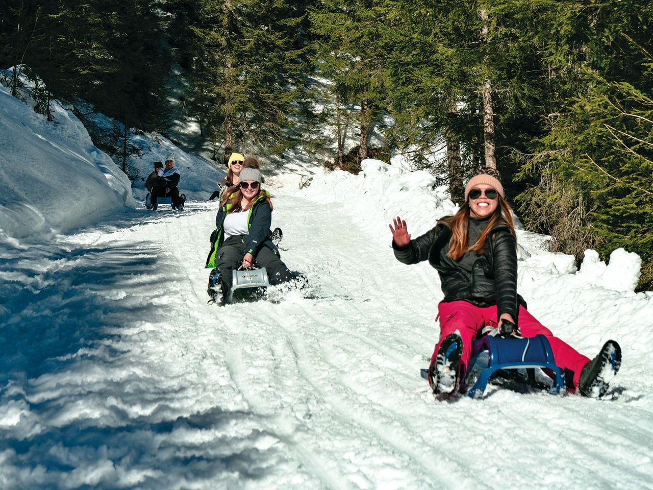 Schneeschuh- und Schlitteltour mit Käsefondue geführt 