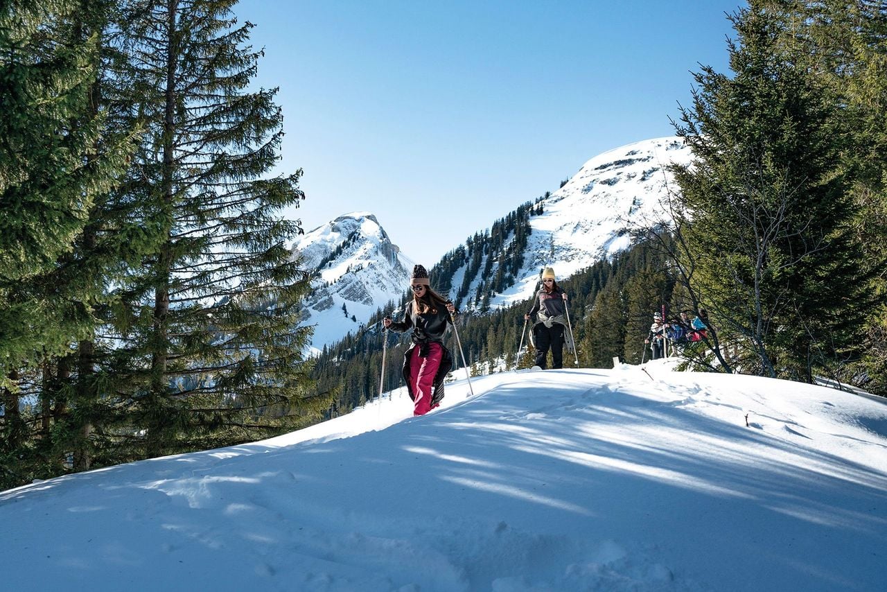 Snowshoe tour Eiger north face from Grindelwald group