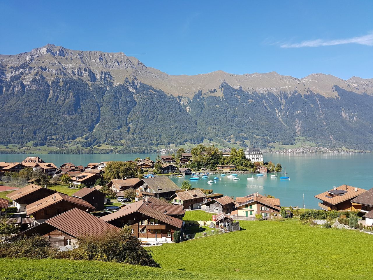 From Interlaken: Day tour Lake Brienz, Aare Gorge and Waterfall