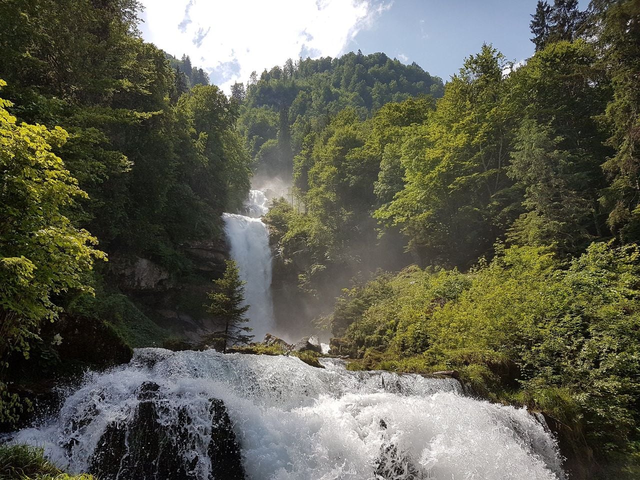From Interlaken: Day tour Lake Brienz, Aare Gorge and Waterfall