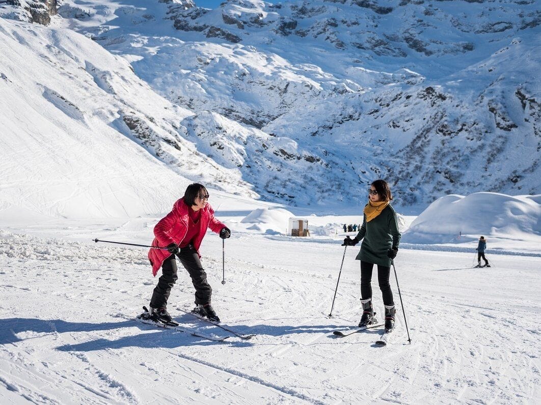 From Lucerne: Full-day Titlis snow fun tour for beginner skiers