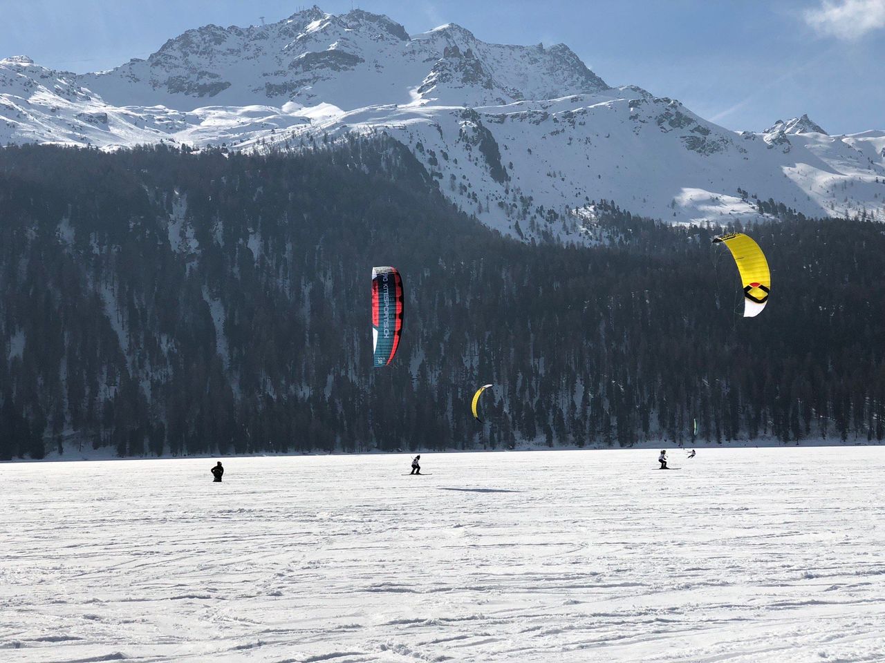 Snowkite beginners course at lake Silvaplana for 1-4 persons