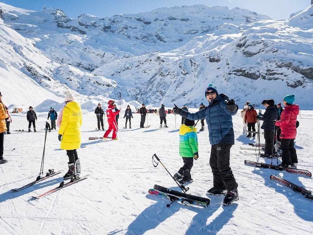 From Lucerne: Full-day Titlis snow fun tour for beginner skiers