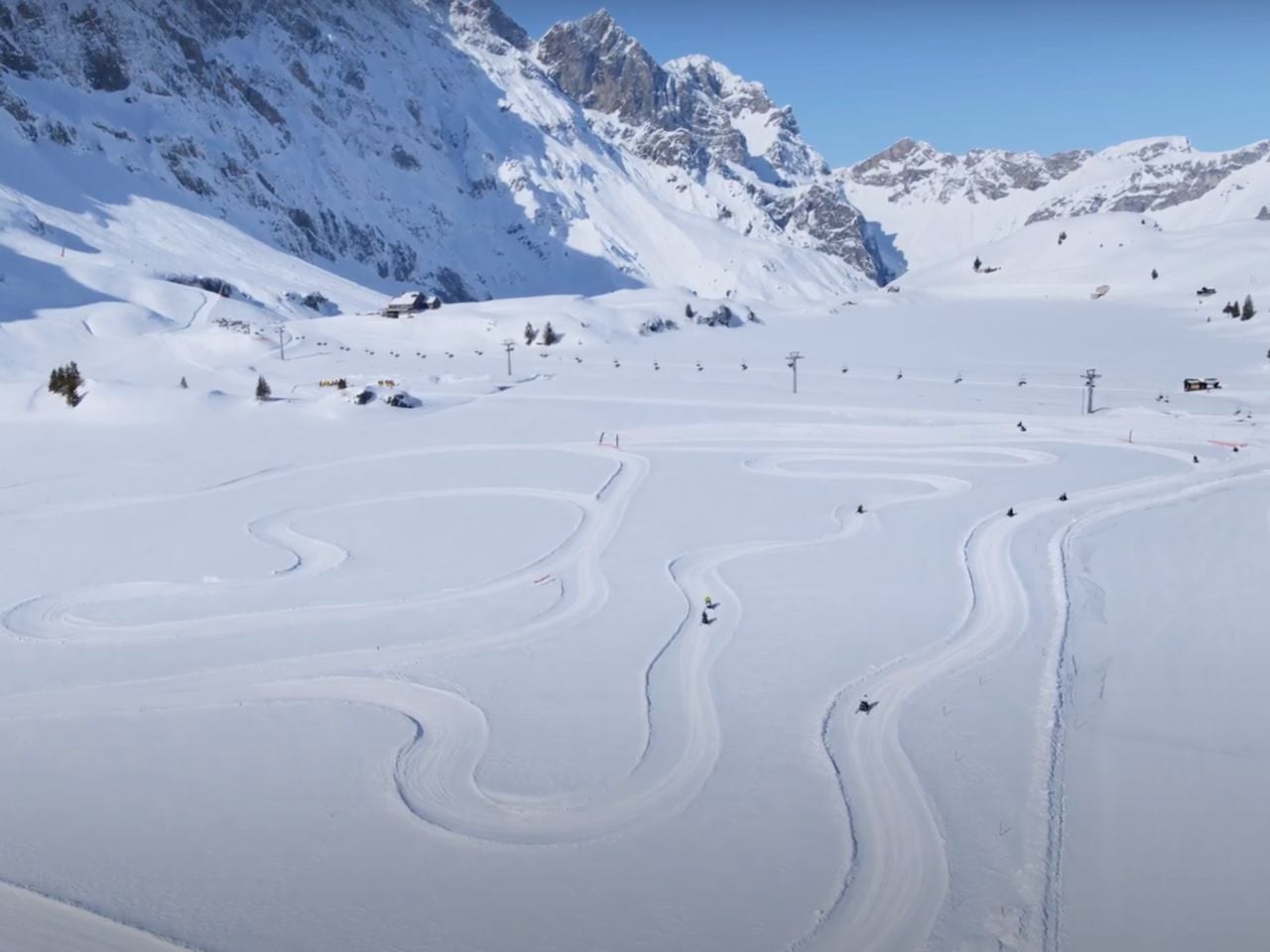 Schneemobil, Moonbike und Bobsla fahren im SnowXpark Engelberg Titlis