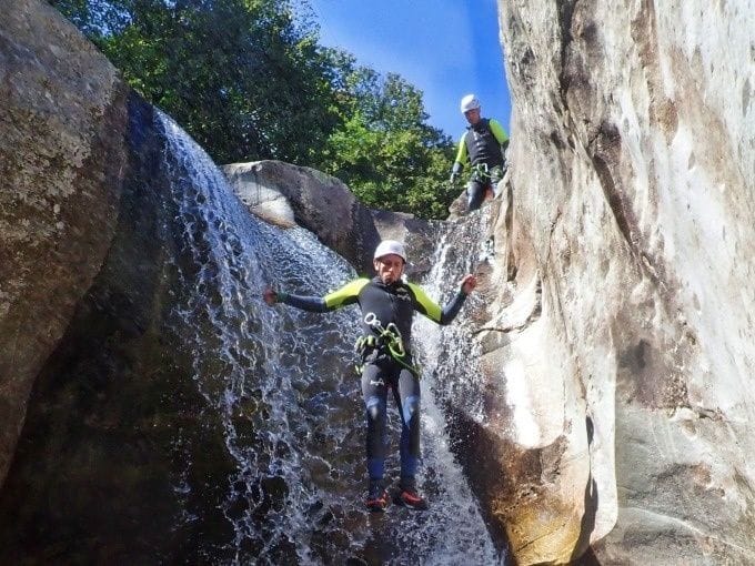 Iragna Schlucht Canyoning für Experten ganzer Tag ab Riviera