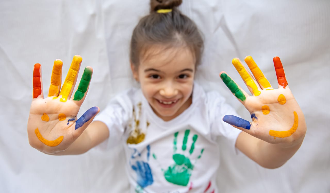 T-Shirt bemalen für Kinder in Brigels