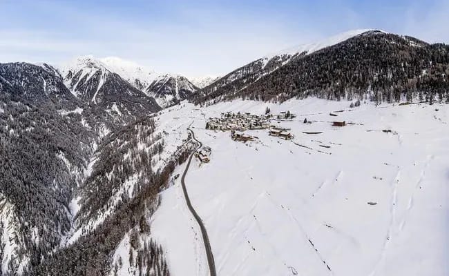 öffentliche Dorfführung durch Vnà im Engadin