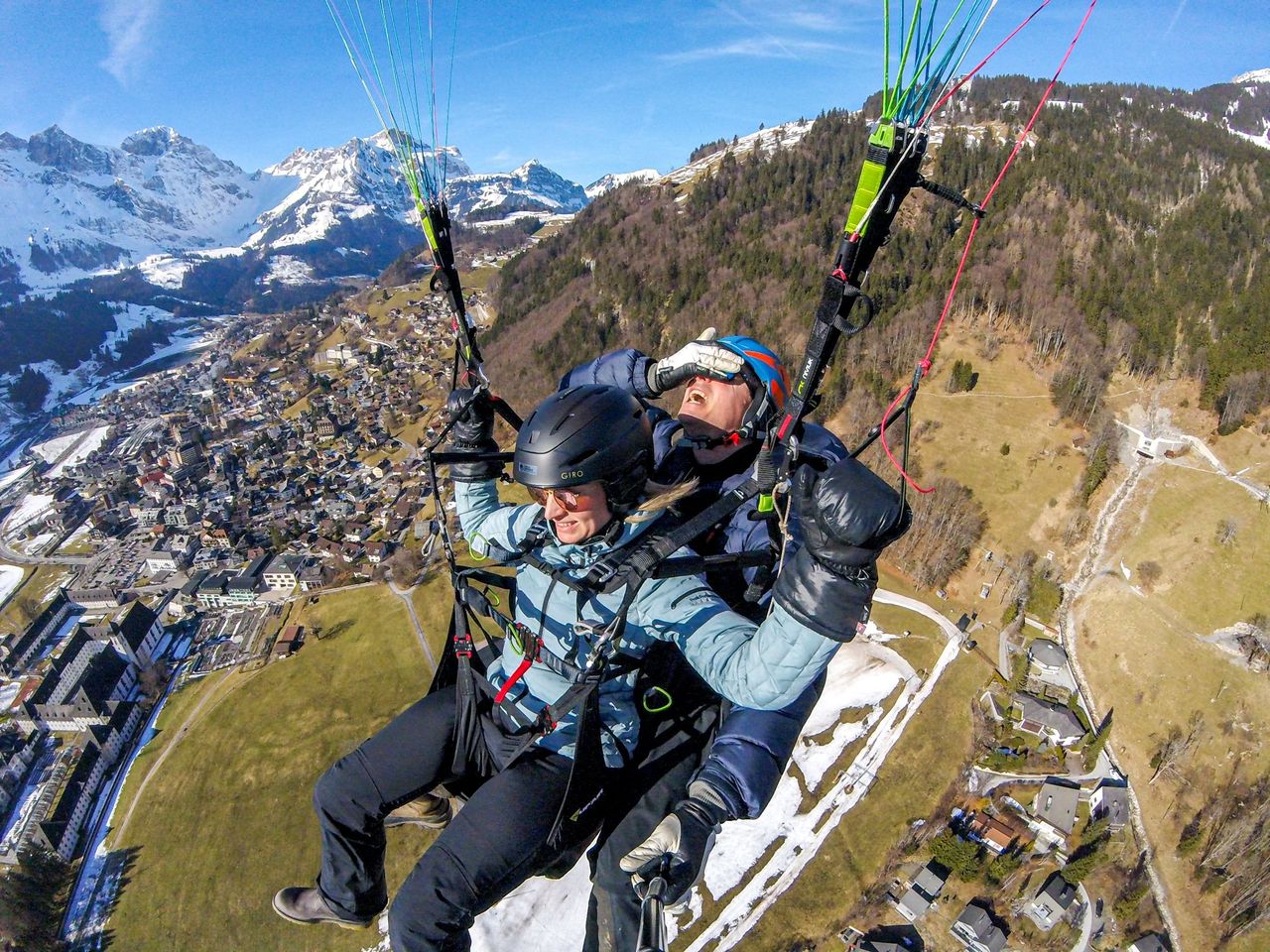 Emmetten Gleitschirmfliegen am Vierwaldstättersee