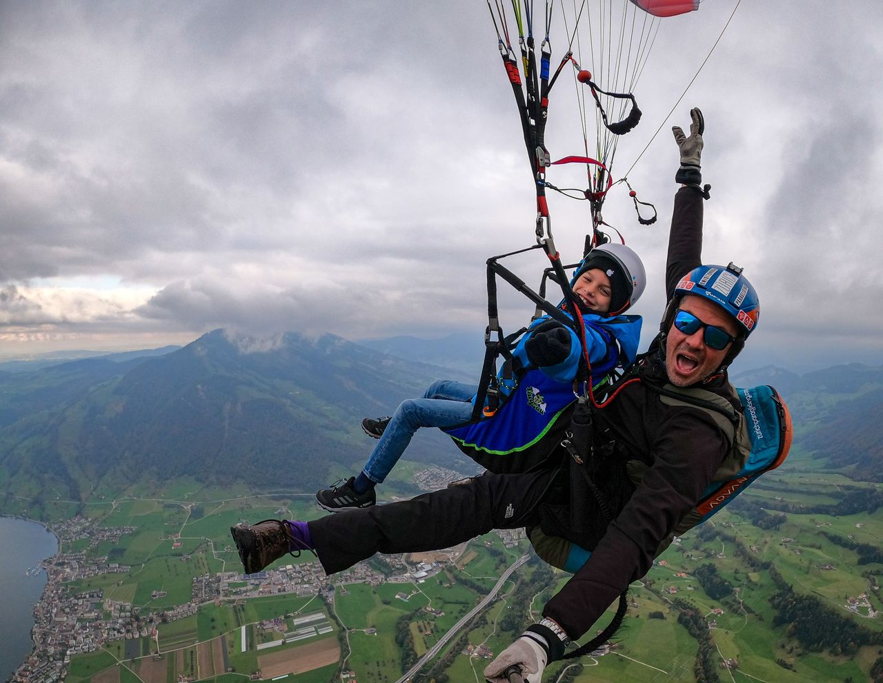 Urmiberg Gleitschirmfliegen Vierwaldstättersee Region