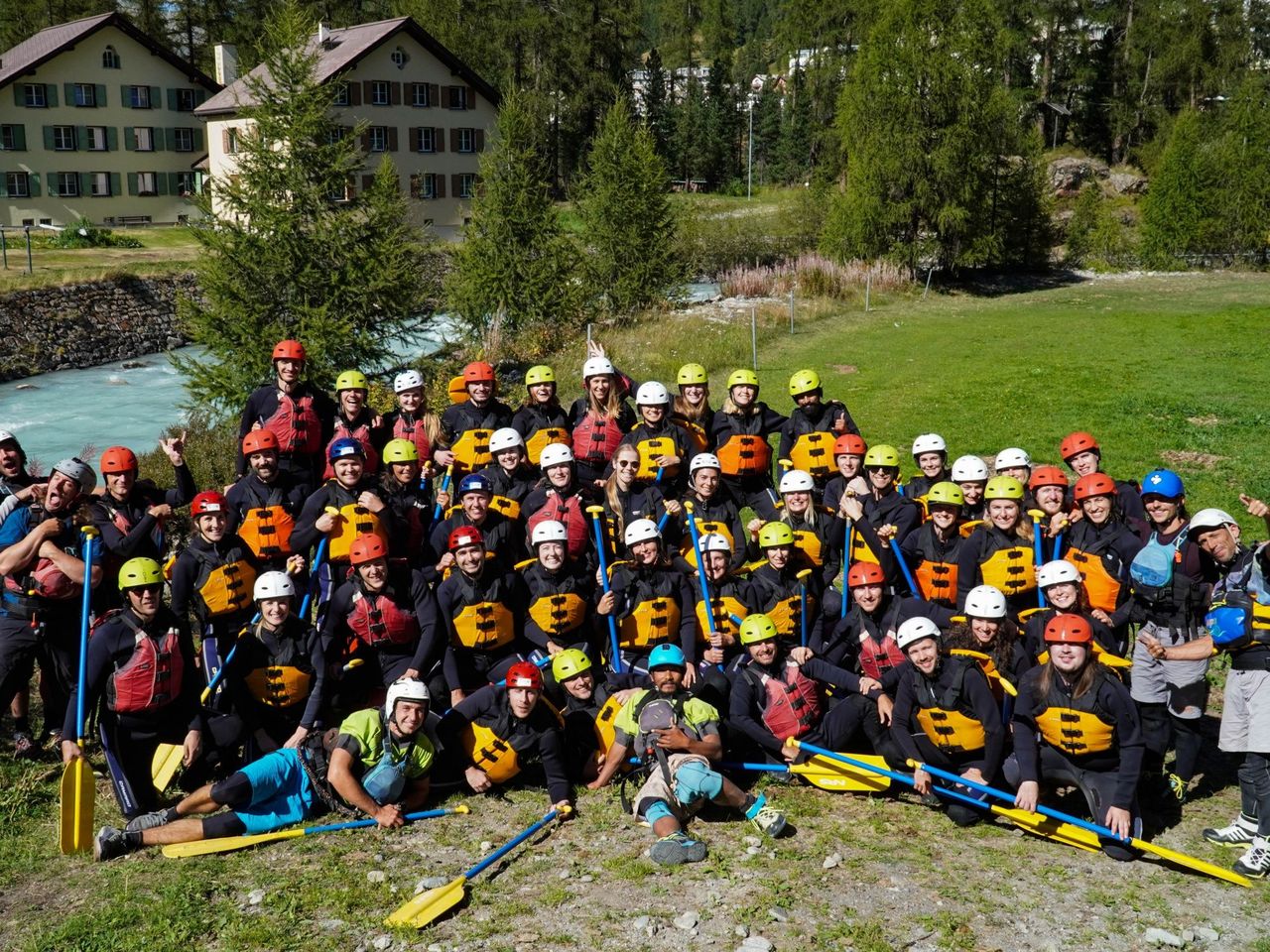 Rafting team event on the Inn in the Engadin