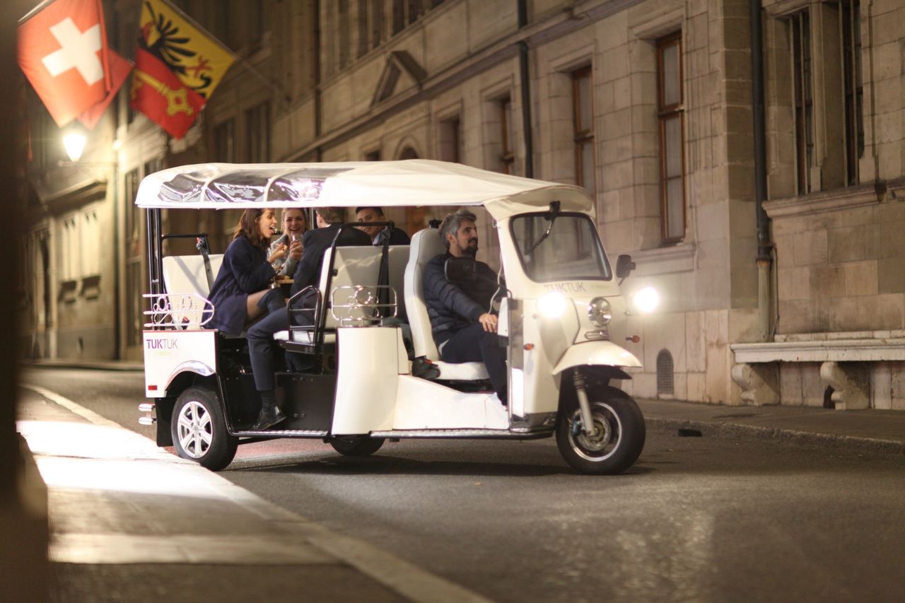 Bicycle cab or E-TukTuk City tour Art galleries in Geneva