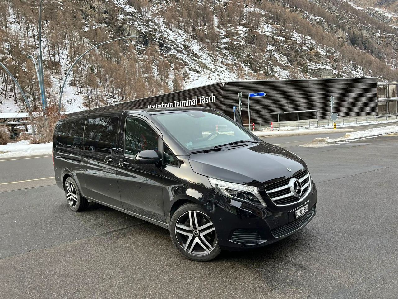 From Geneva airport: private transfer to Zermatt