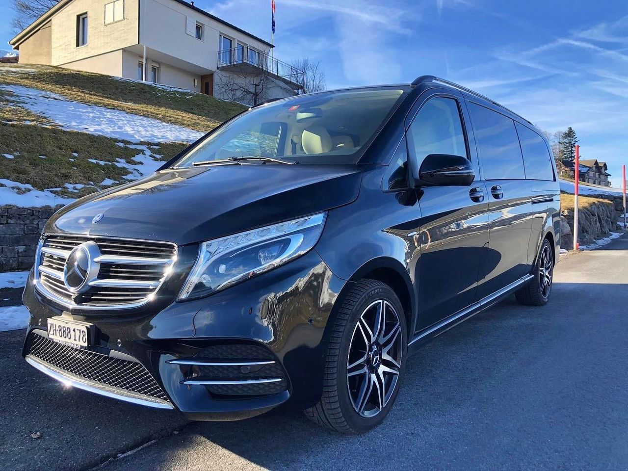 From Geneva airport: private transfer to Crans Montana