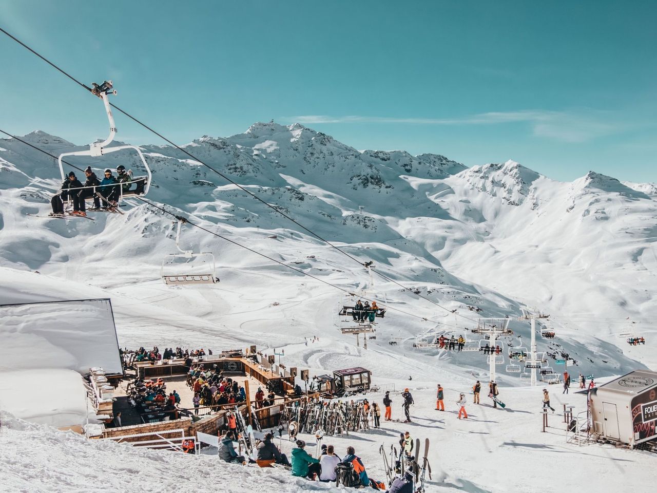 From Geneva or Geneva Airport: transfer to popular places in the French Alps
