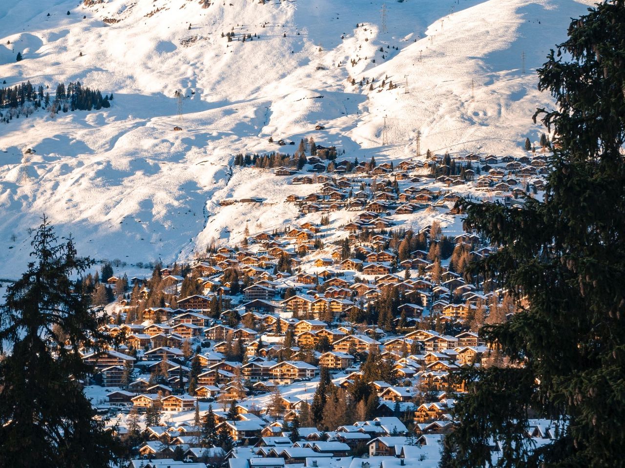 From Geneva or Geneva Airport: transfer to popular places in the Valais region