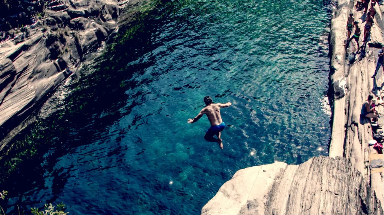 Ab Lugano: privater Tagesausflug Verzasca Tal und Lago Maggiore