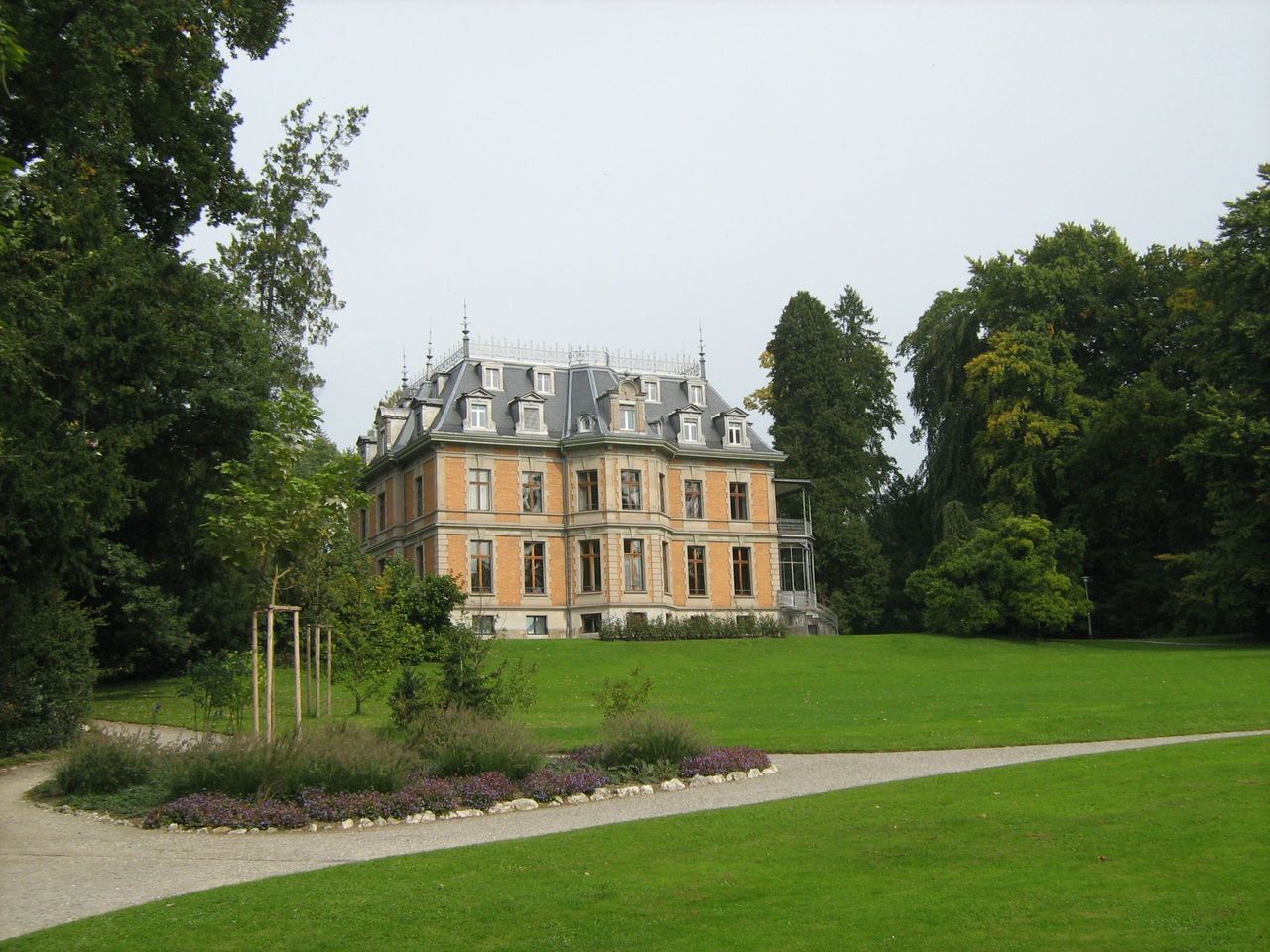 Villas and Gardens in Winterthur City Tour