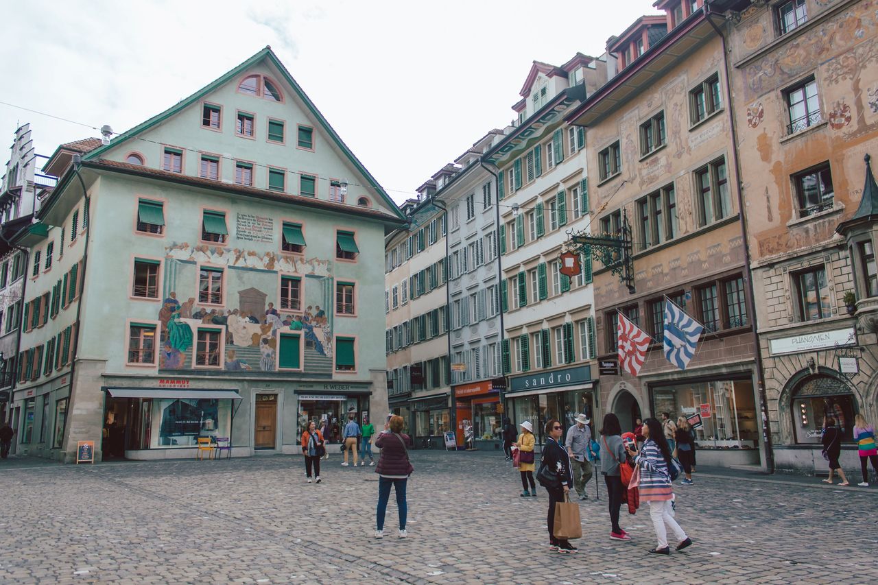 Fassaden-Malerei und Wortspielereien Stadtführung in Luzern