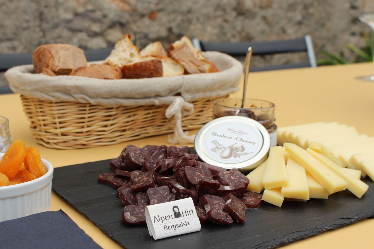 Weintour, Therme und Tamina Schlucht
