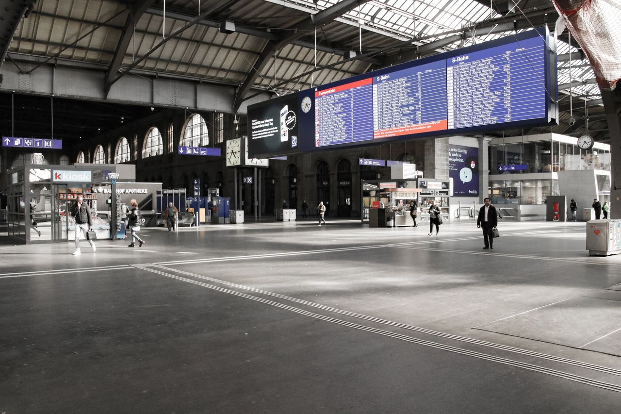 Bahnticket zwischen Zürich Flughafen und Interlaken Ost