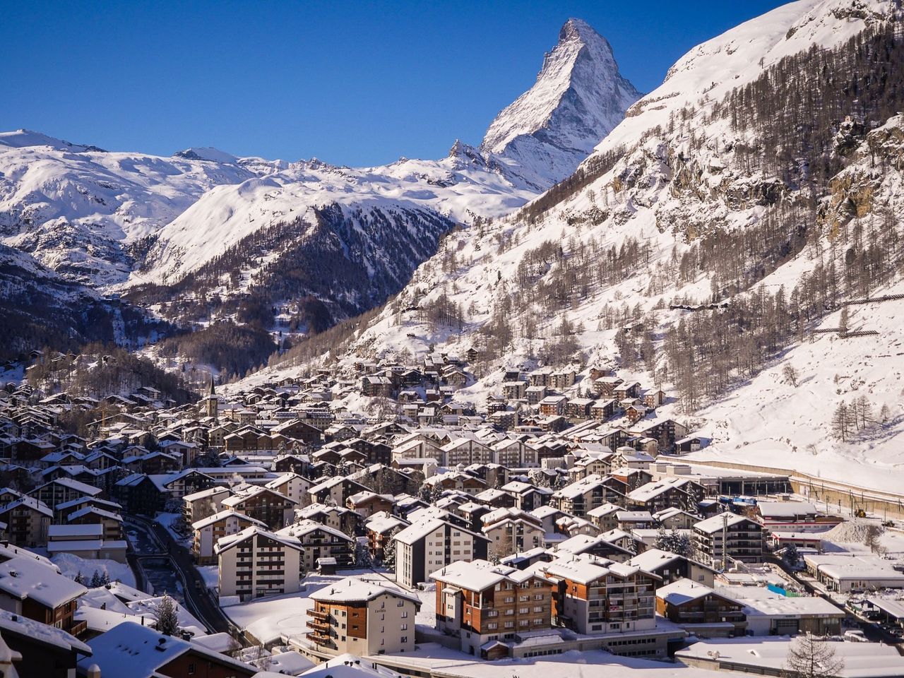 Bahnticket zwischen Interlaken Ost und Zermatt  