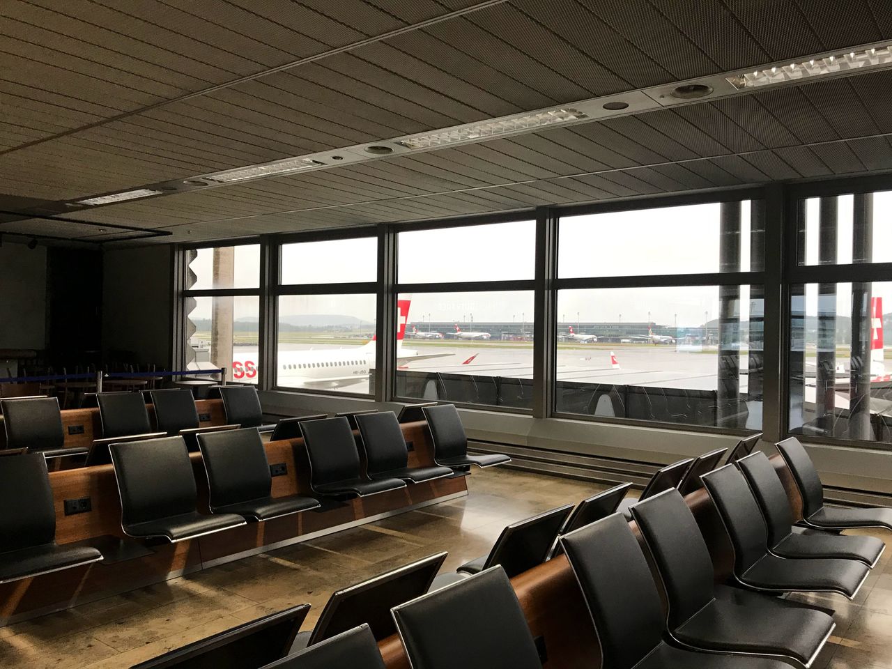 Bahnticket zwischen Zürich Flughafen und Interlaken Ost