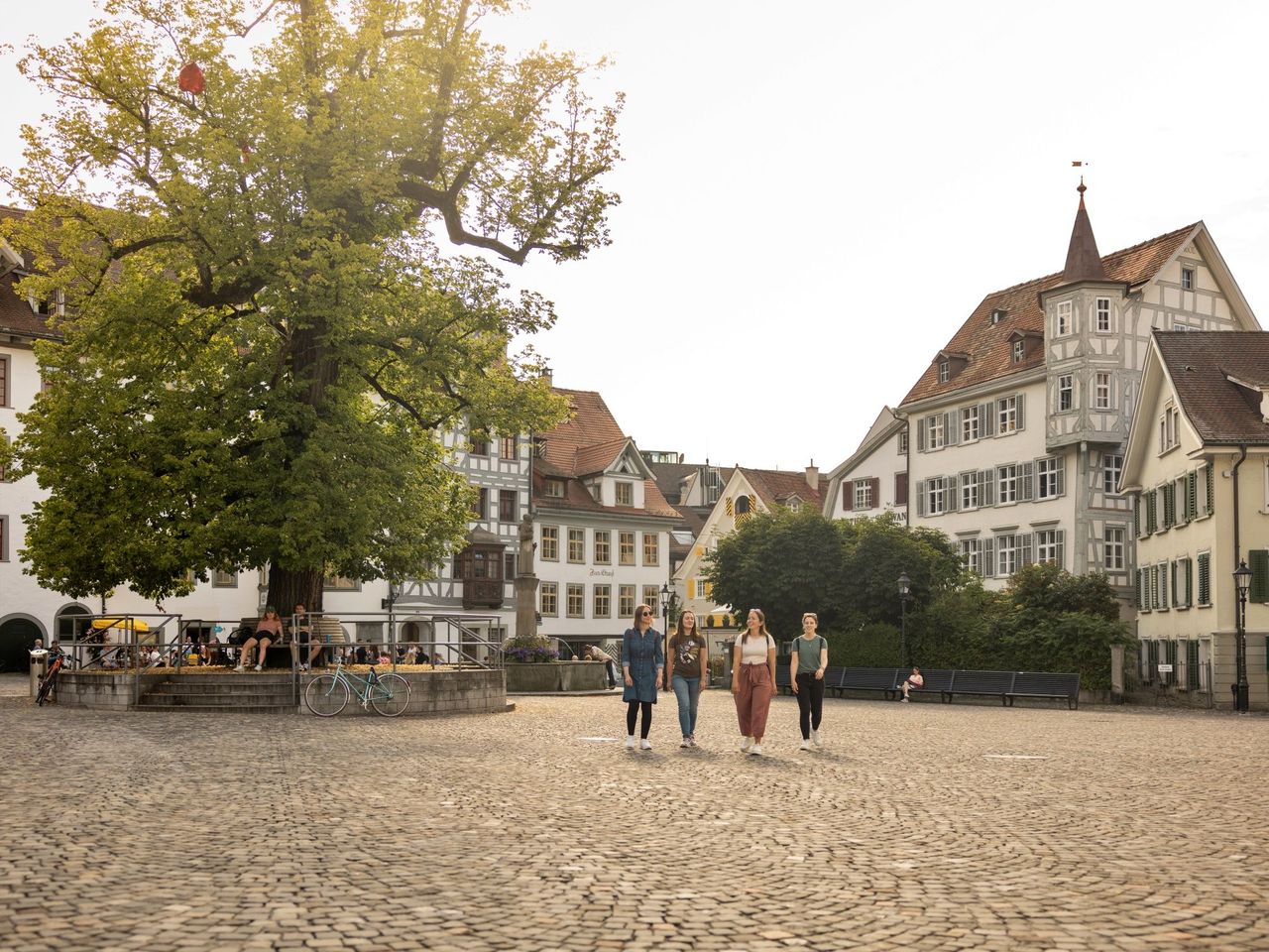 Kulinarischer Stadtbummel durch St. Gallen am Abend selbstgeführt