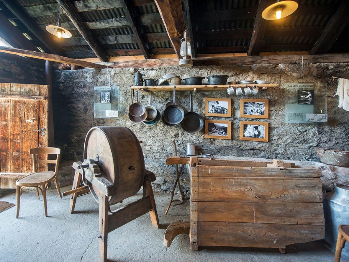Schneeschuhwanderung und Schlitteln ab Crans Montana