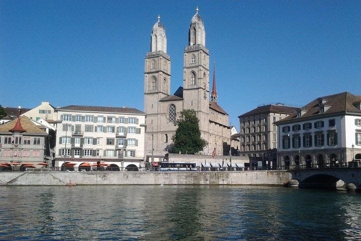 Zurich : visite guidée privée d’une demi-journée avec croisière en option