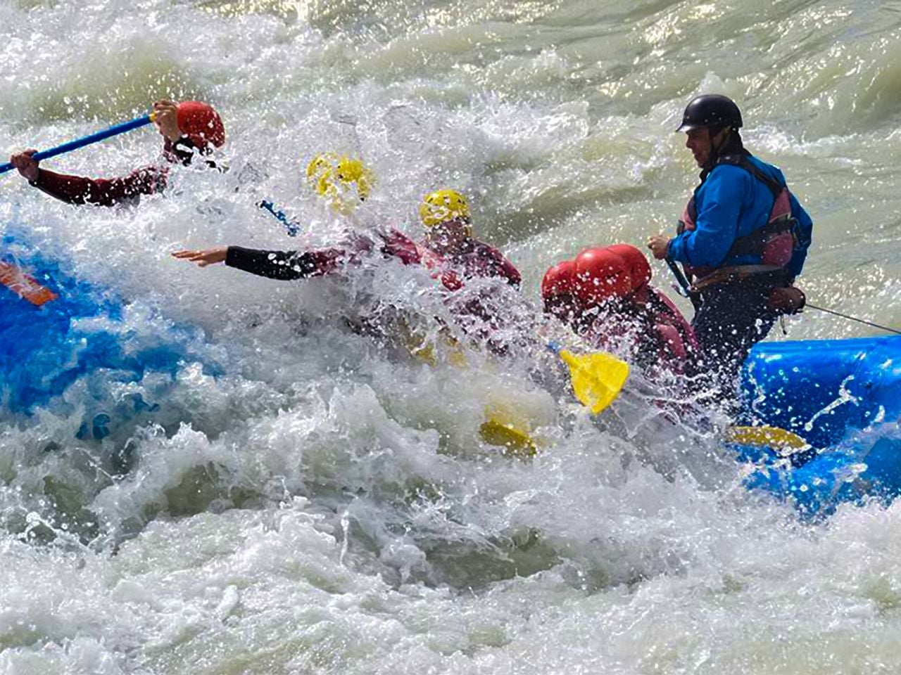 Wildwasser-Rafting auf der Rhône im Wallis
