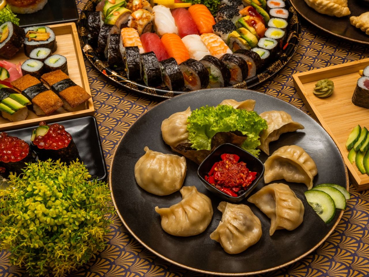 Sushi und Momo Schiff auf dem Zürichsee ab Rapperswil
