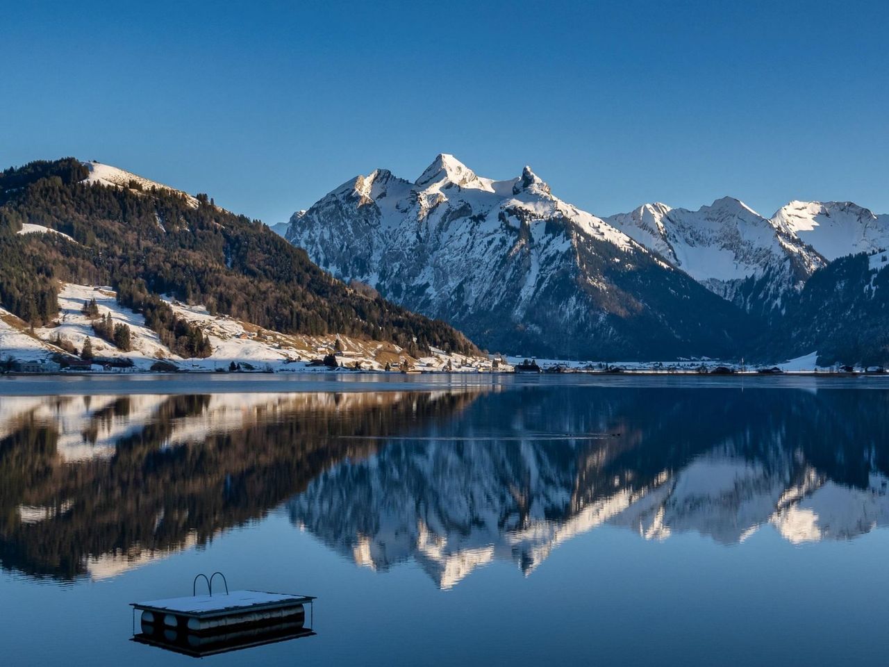 From Vitznau: Private day trip to six lakes
