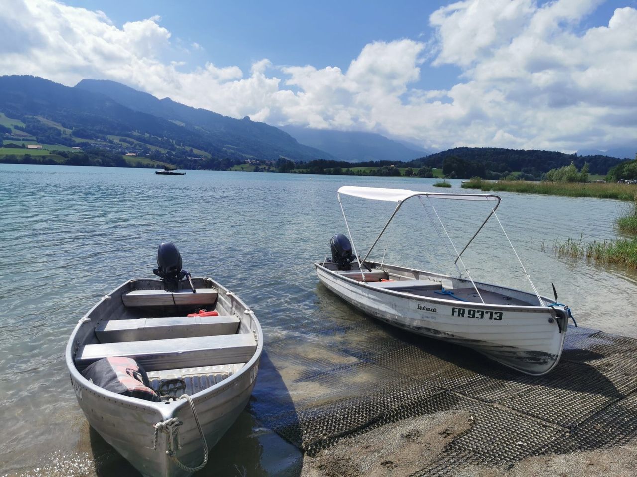 "Spiboot" Motorbootmiete ohne Führerschein auf dem Greyerzersee