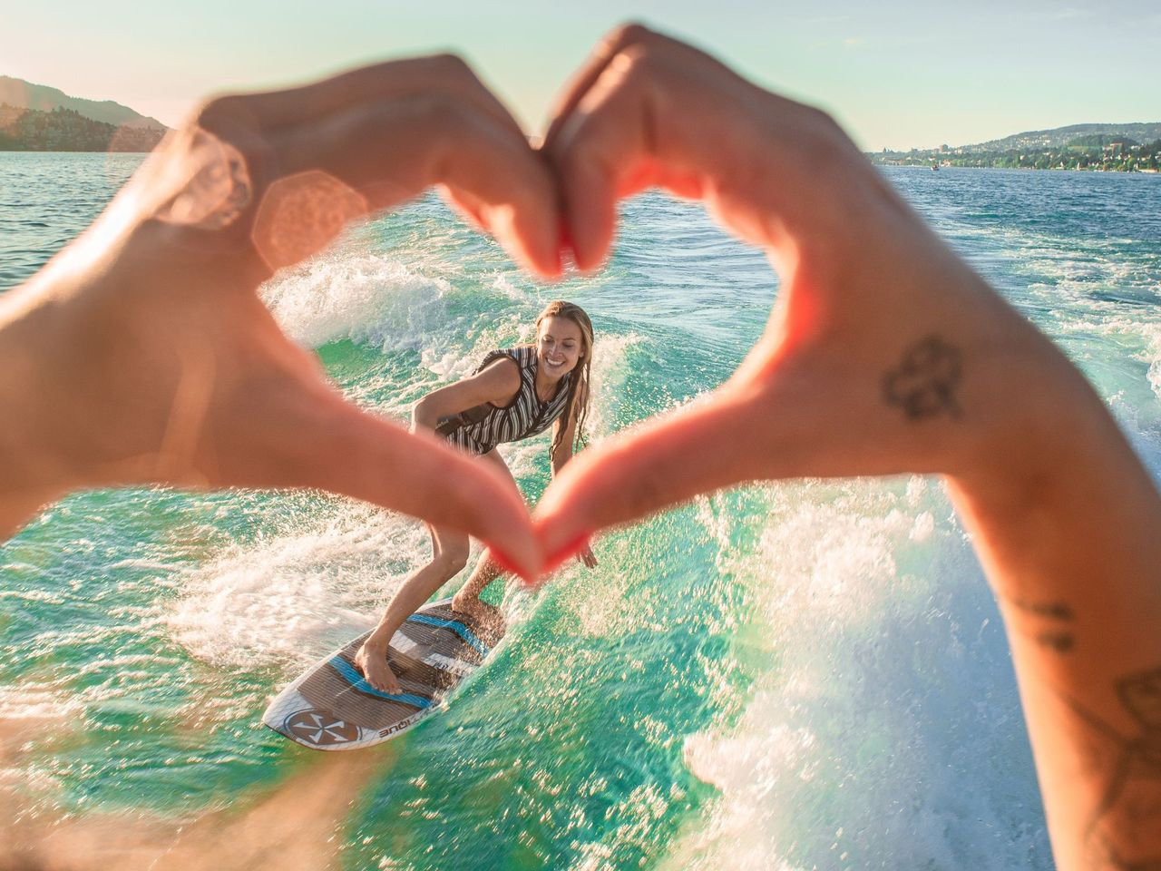 Wakesurfing in Zürich im privaten Boot