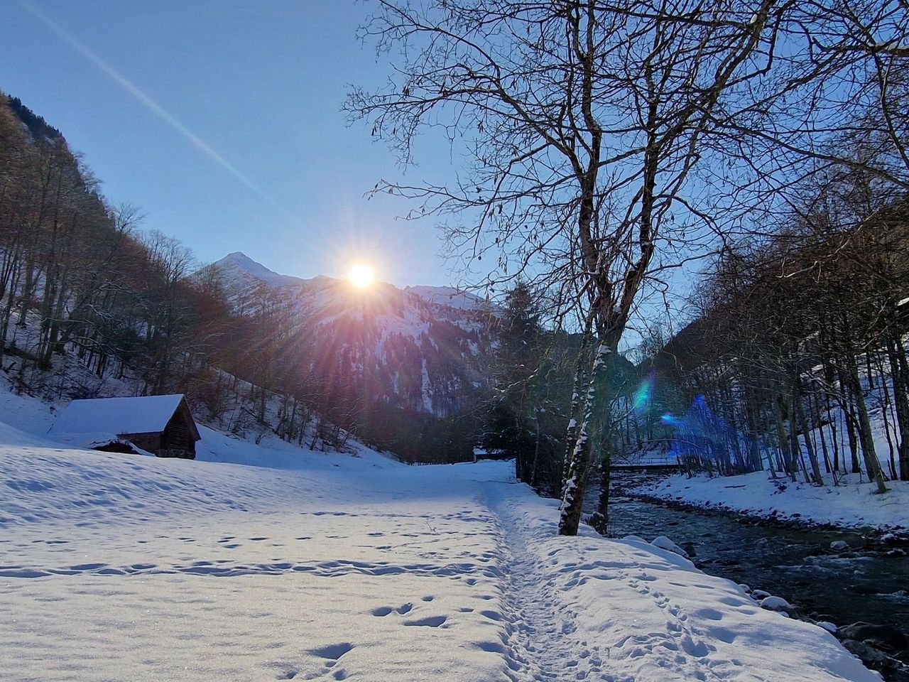 Winter nature adventure in the Weisstannental