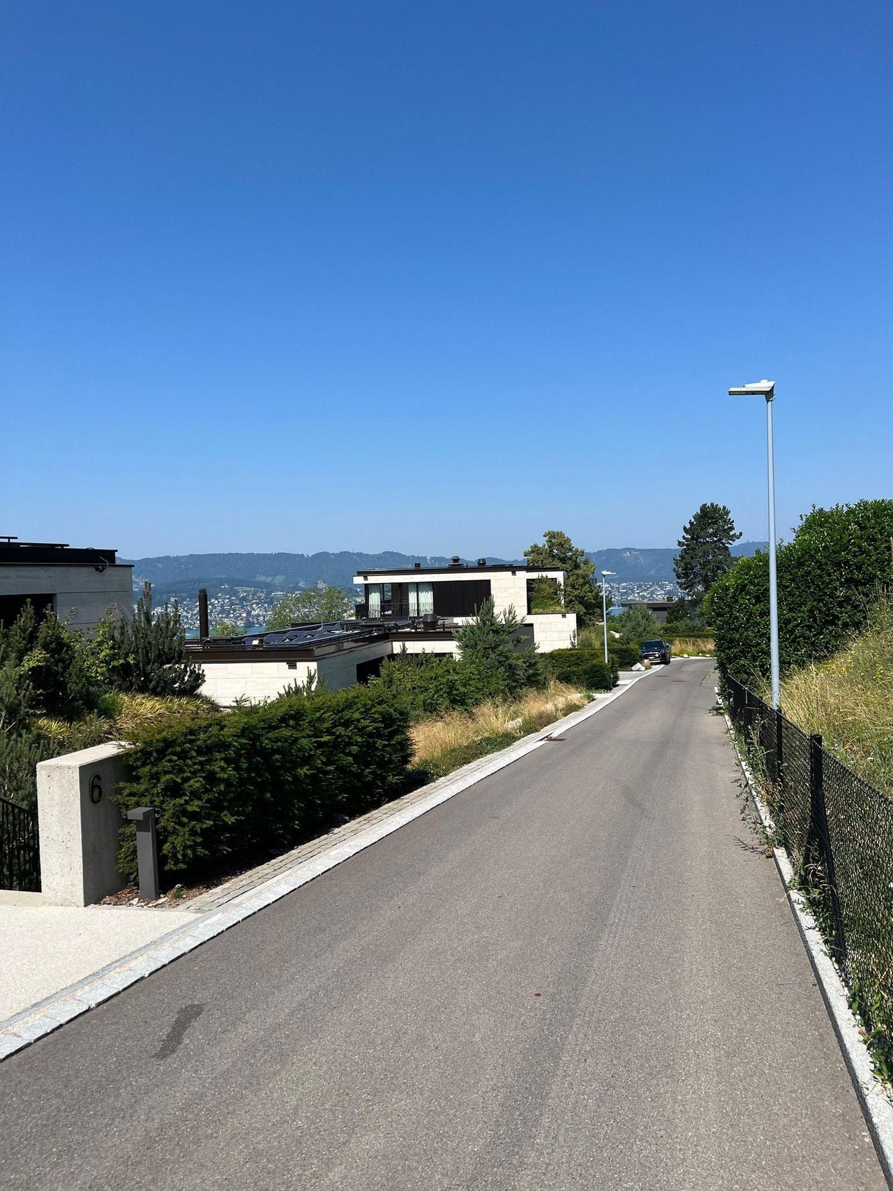 Privater Waldspaziergang und Dorfrundgang an der Goldküste in Erlenbach