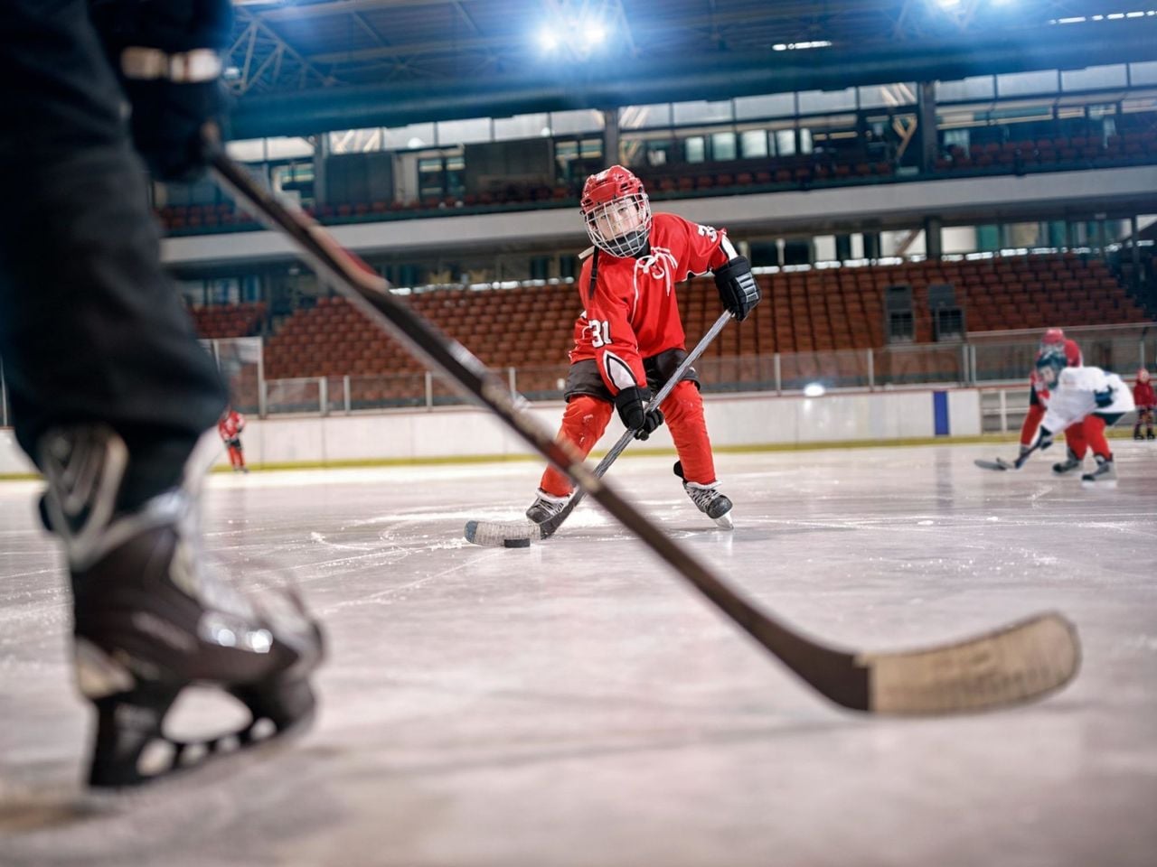 Indoor Eislaufen im Sommer in Gstaad und Rougemont privates Coaching
