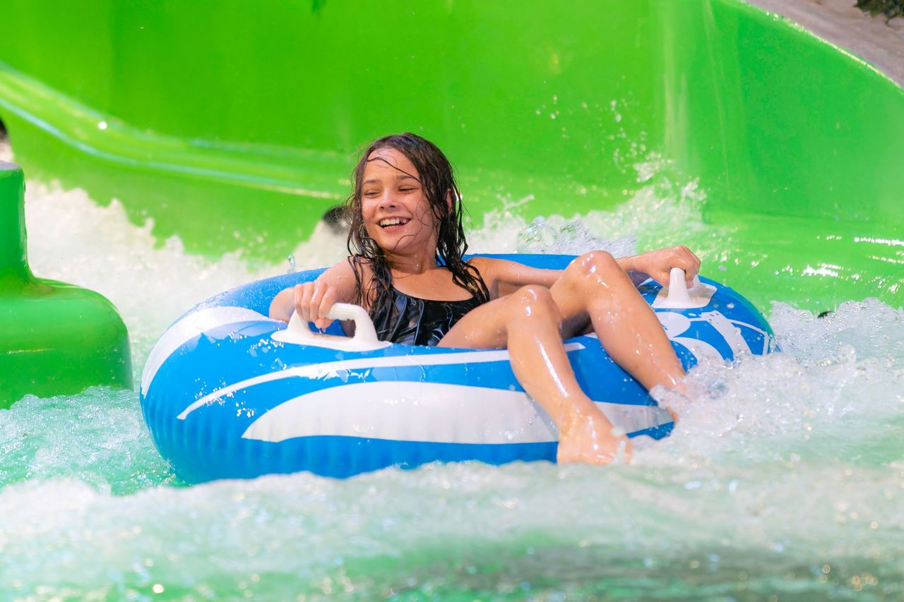 Alpamare Ticket: Wasserspass mit Pools, Saunawelt und Rutschen