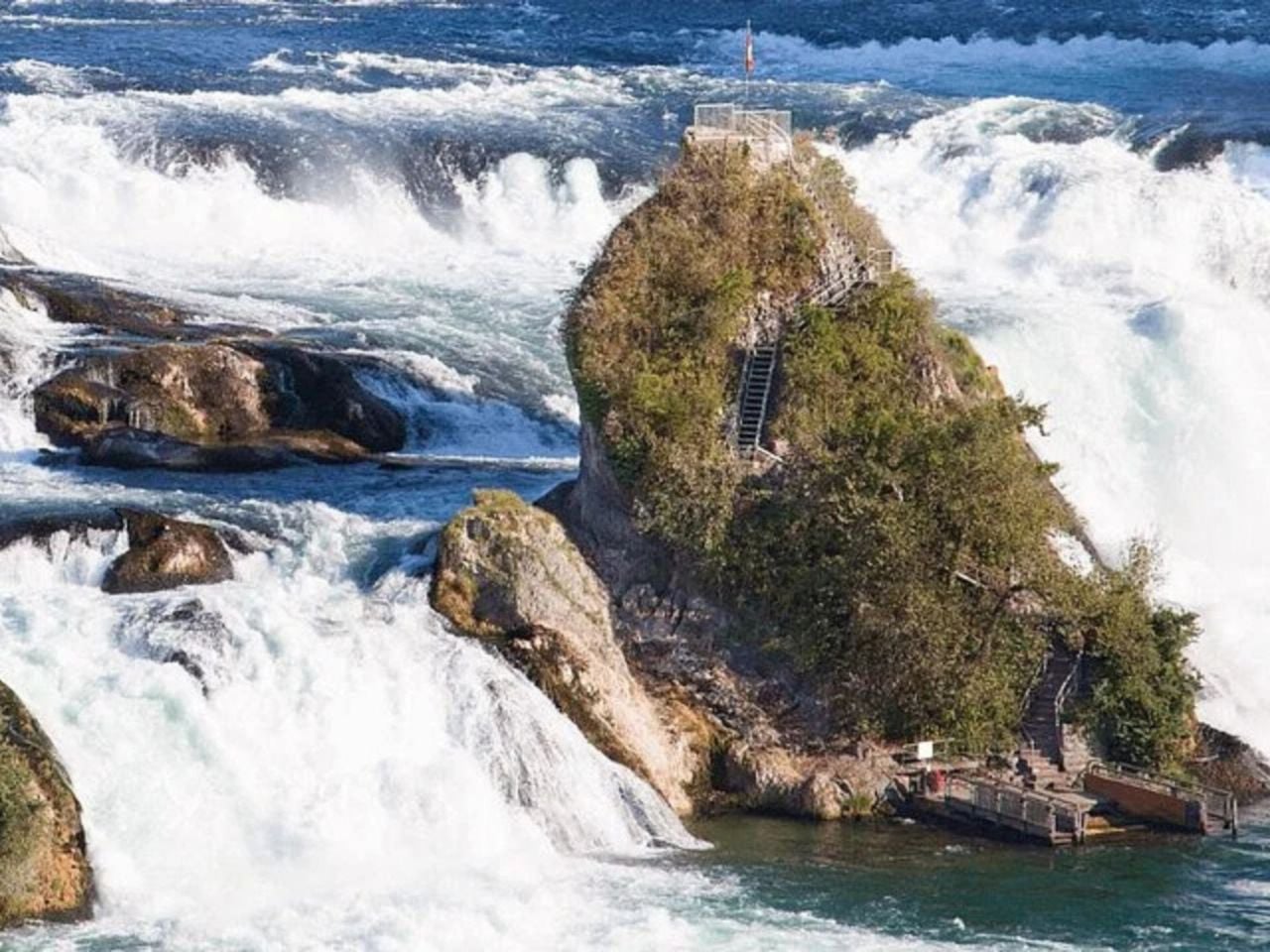 Ab Zürich: Rheinfall und Stein am Rhein private Tour