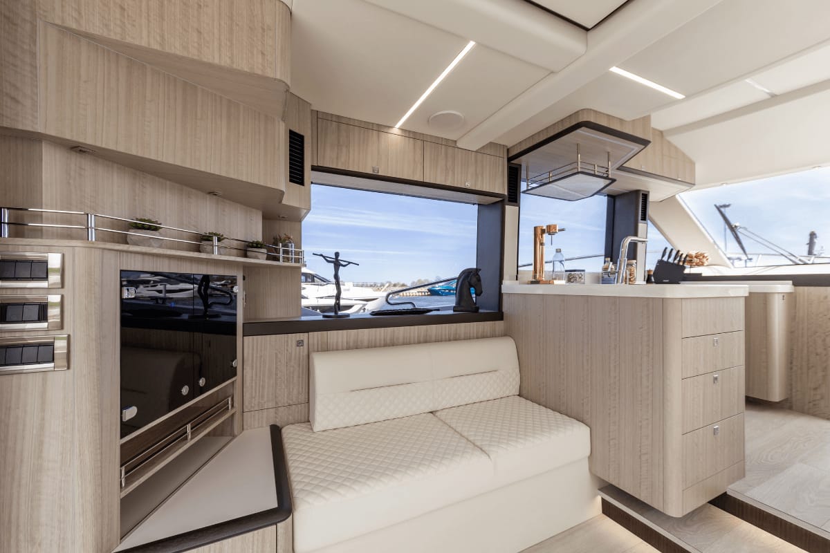 “Exquisite Weinverkostung und Cruise” auf dem Vierwaldstättersee mit Skipper