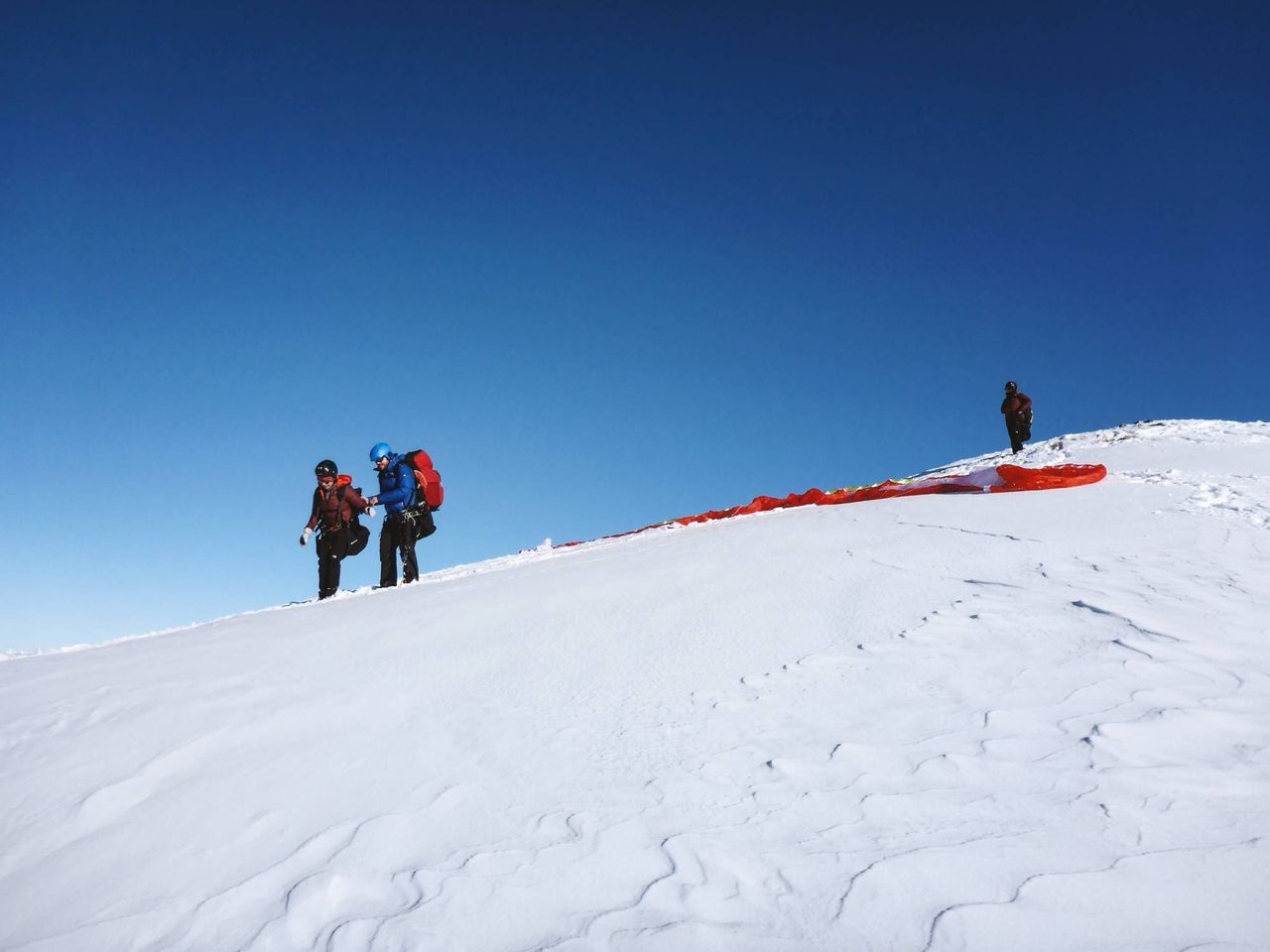 Schneeschuhwandern und Gleitschirmfliegen in Klosters