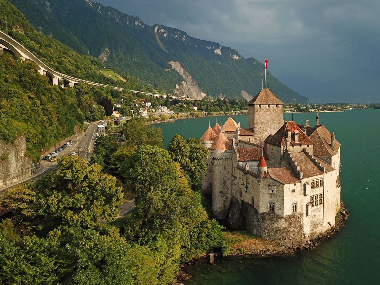 Ab Bern: Privater Tagesausflug nach Montreux und Chaplin’s World