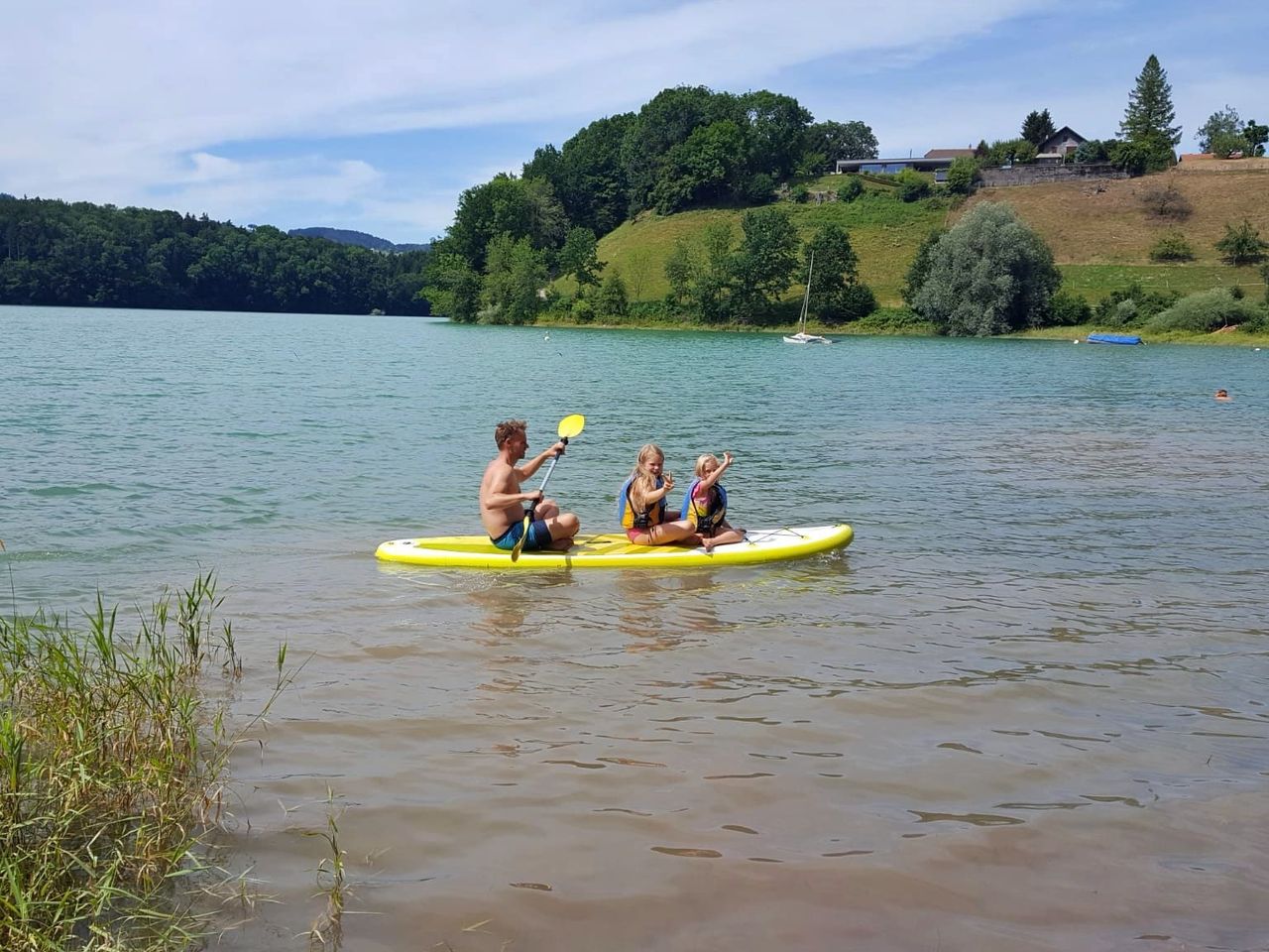 Miete SUP für Familien oder Einzelpersonen auf dem Greyerzersee