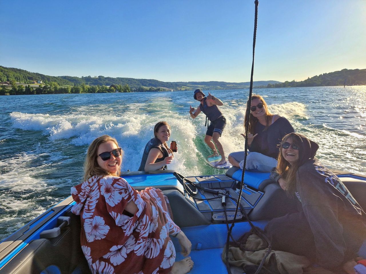 Öffentliches Wakesurfen auf dem Untersee (Bodensee)